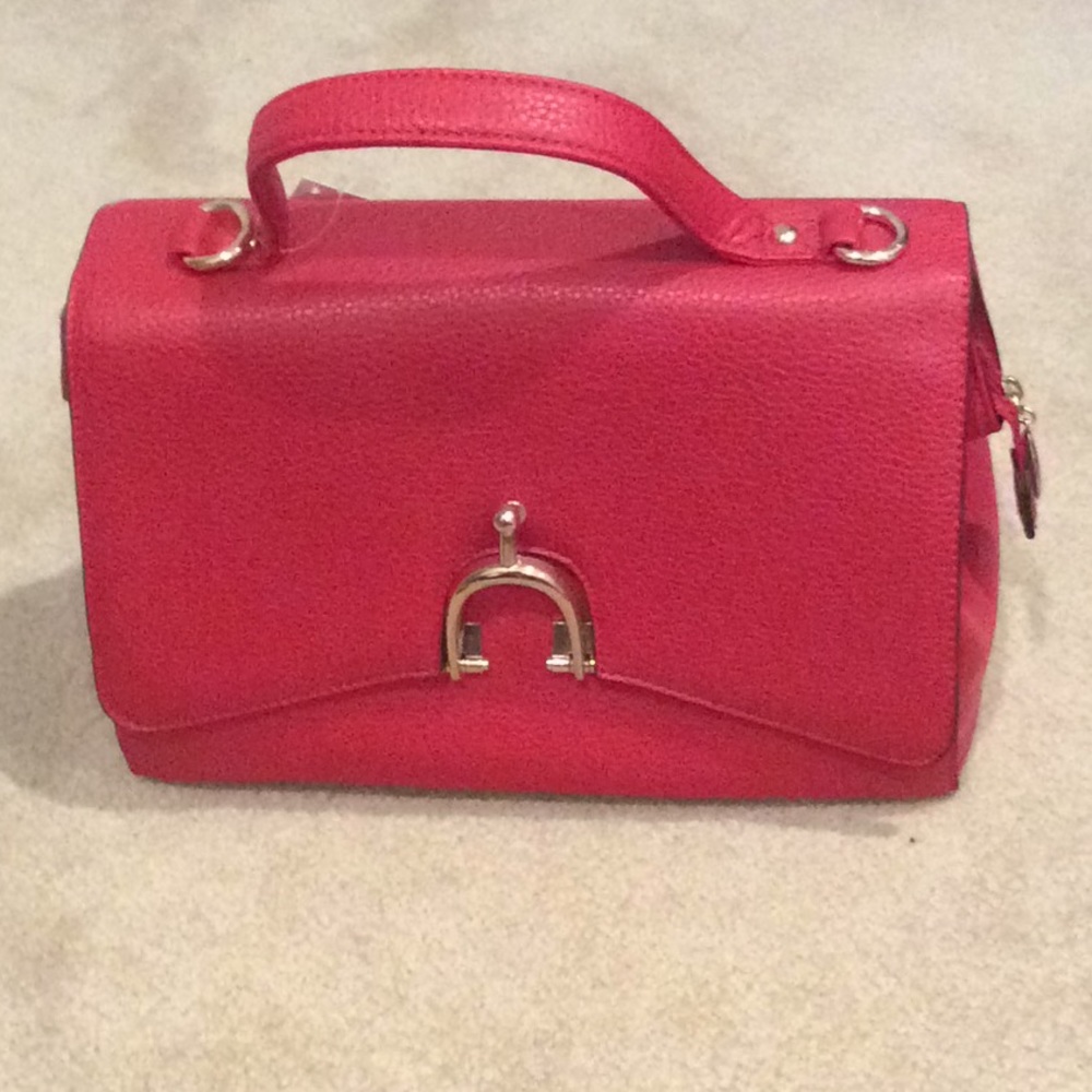 Women’s red tote bag